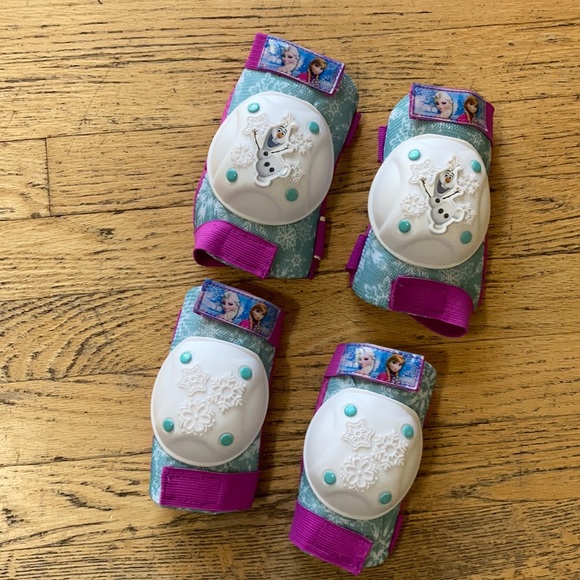 Disney Frozen knee and elbow pads